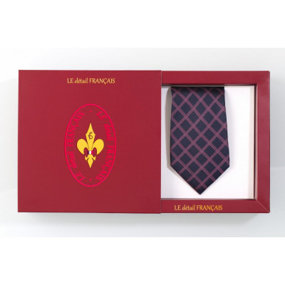 Cravate en soie fabriquée en france - le détail français