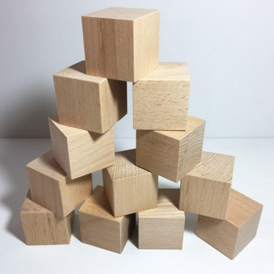 12 Cubes en bois de Hetre