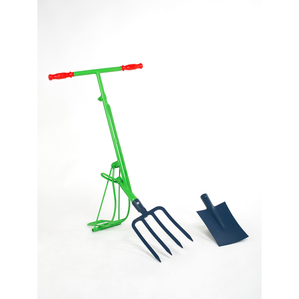 LA PERRETTE FOURNIE AVEC BECHE ET FOURCHE