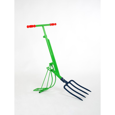 LA PERRETTE EQUIPEE AVEC UNE FOURCHE 4 DENTS